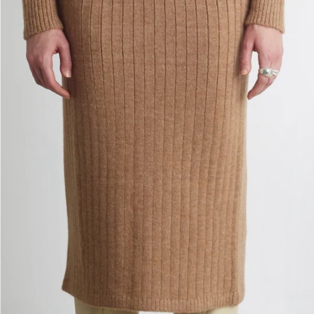 Luxurious Eleven Six alpaca knit sweater skirt- size small- new with out tags